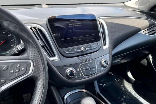 Silver Ice Metallic 2021 Chevrolet Malibu FWD LT