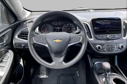 Silver Ice Metallic 2021 Chevrolet Malibu FWD LT