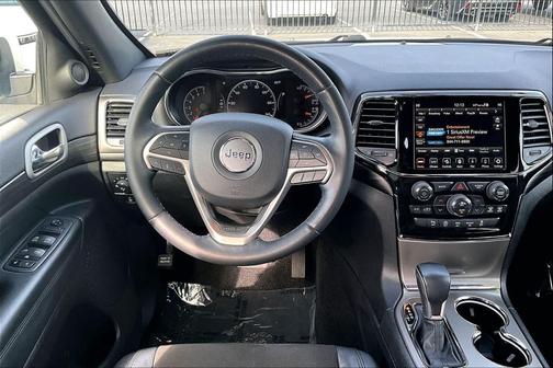 2022 Jeep Grand Cherokee Laredo