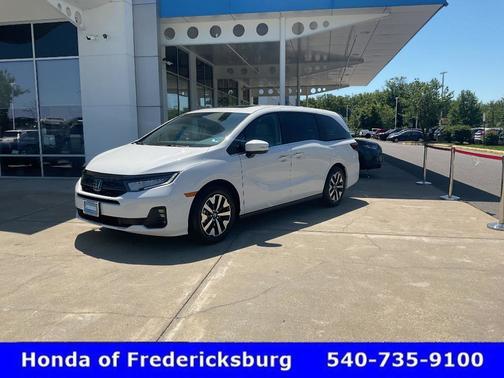 Platinum White Pearl 2026 Honda Odyssey