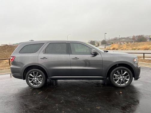 Photo 2 of 33 of 2017 Dodge Durango GT
