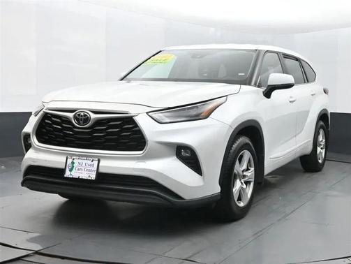 2023 Toyota Highlander LE