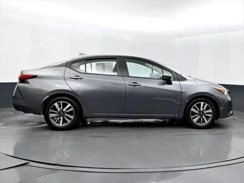 2023 Nissan Versa 1.6 SV