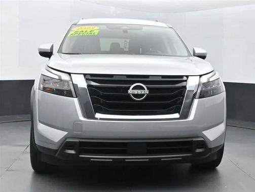 2023 Nissan Pathfinder SV FWD