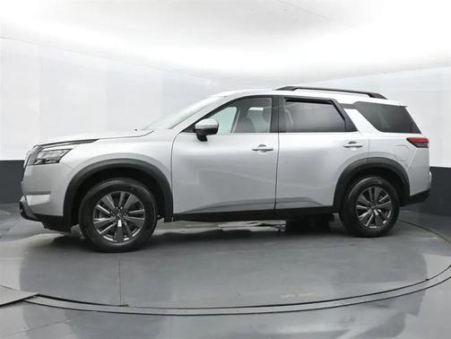 2023 Nissan Pathfinder SV FWD
