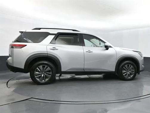 2023 Nissan Pathfinder SV FWD