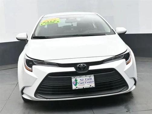 Ice Cap 2025 Toyota Corolla LE