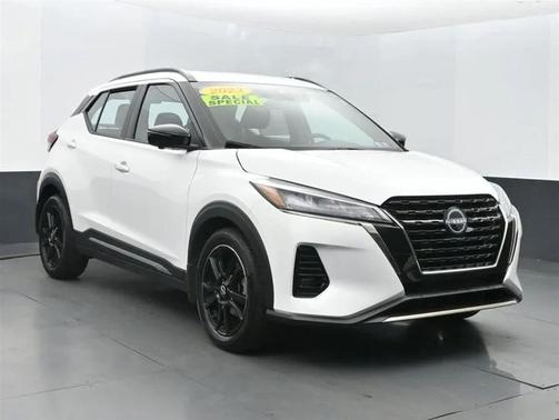 2023 Nissan Kicks SR