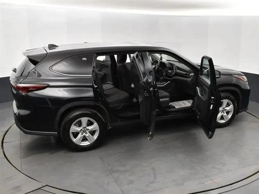 2025 Toyota Highlander XLE