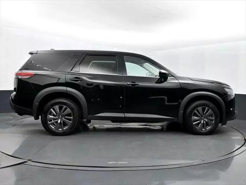 2024 Nissan Pathfinder S 4WD