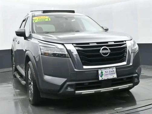 2022 Nissan Pathfinder SL 4WD