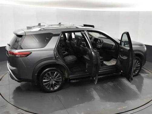 2022 Nissan Pathfinder SL 4WD