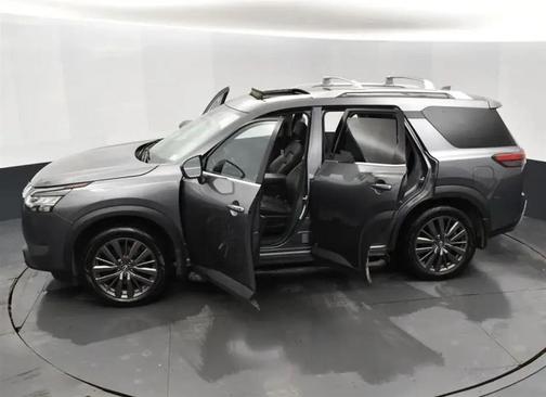 2022 Nissan Pathfinder SL 4WD