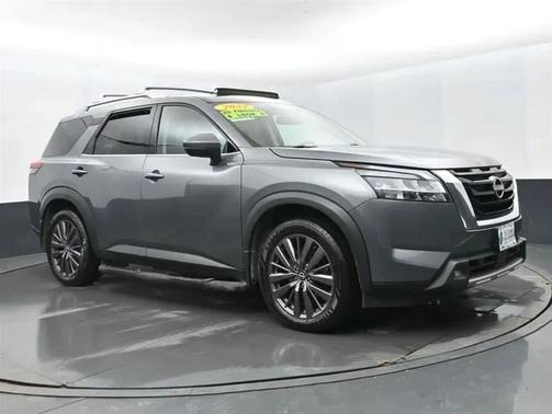 2022 Nissan Pathfinder SL 4WD