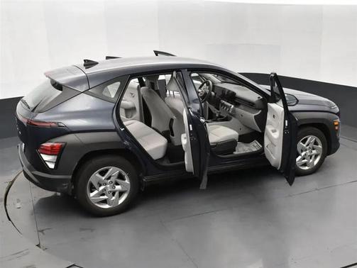 2024 Hyundai KONA SE