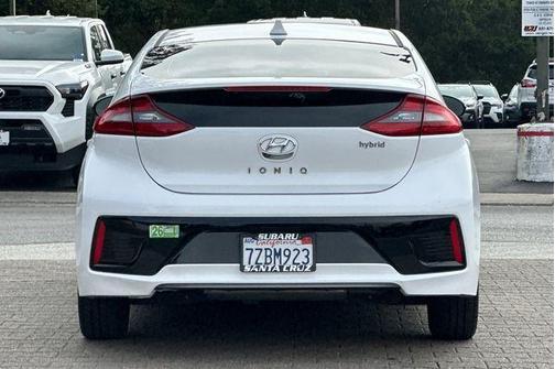 2017 Hyundai IONIQ Hybrid SEL
