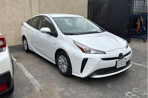 2022 Toyota Prius LE