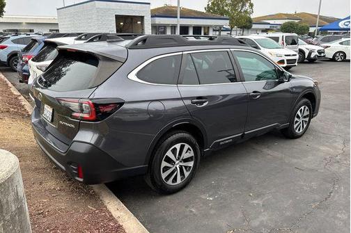 2022 Subaru Outback Base (CVT)