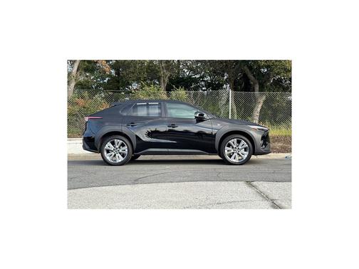 2025 Subaru Solterra Limited