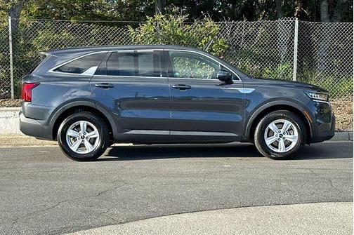 2022 Kia Sorento LX