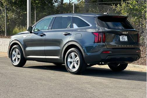 2022 Kia Sorento LX