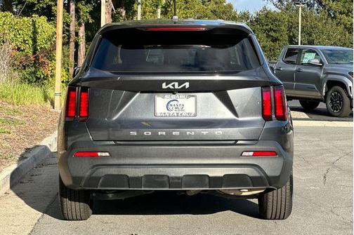 2022 Kia Sorento LX