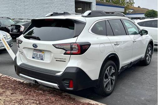 2022 Subaru Outback Touring XT