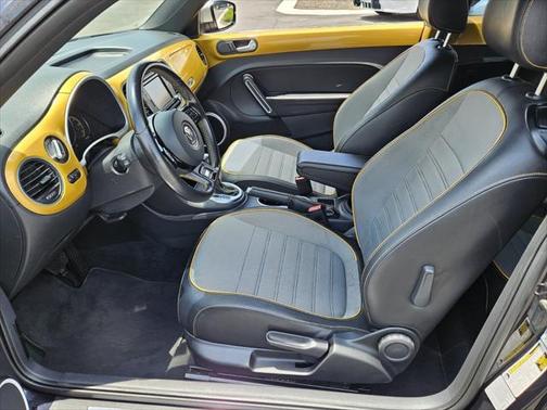 2016 Volkswagen Beetle 1.8T Dune