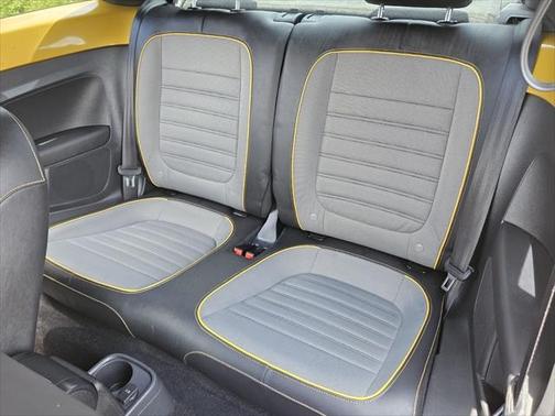 2016 Volkswagen Beetle 1.8T Dune