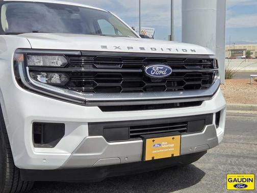 Oxford White 2025 Ford Expedition Max Platinum