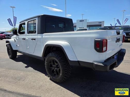2022 Jeep Gladiator Sport