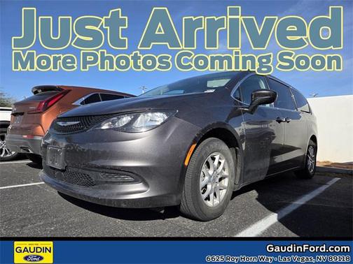 2023 Chrysler Voyager LX