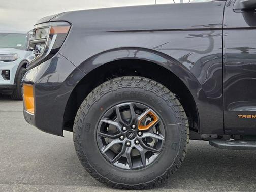 Dark Matter Gray Metallic 2026 Ford Expedition Tremor