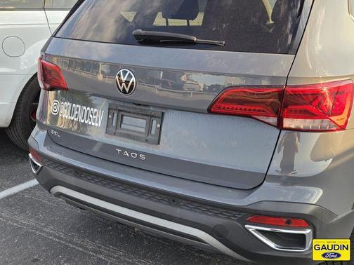 Gray 2022 Volkswagen Taos 1.5T SEL