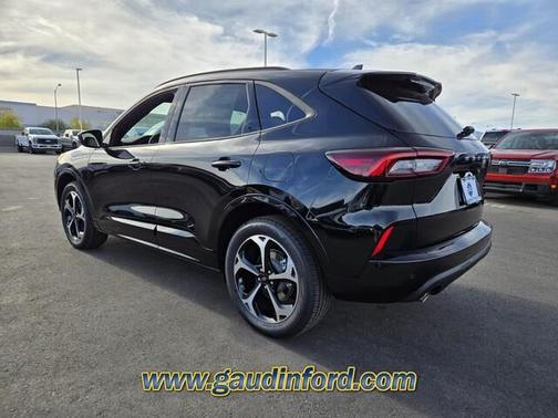 2025 Ford Escape ST-Line Elite
