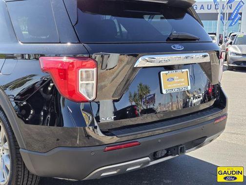 Agate Black Metallic 2022 Ford Explorer XLT