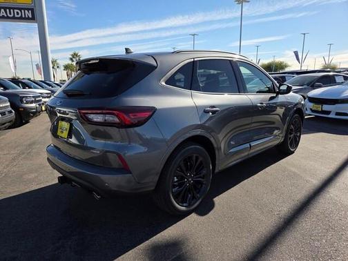 2026 Ford Escape ST-Line Elite