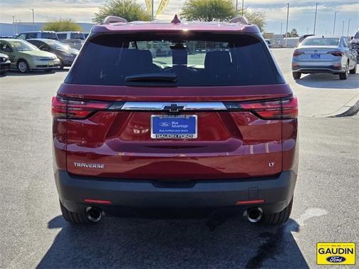 2023 Chevrolet Traverse LT Cloth