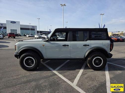 2023 Ford Bronco Badlands