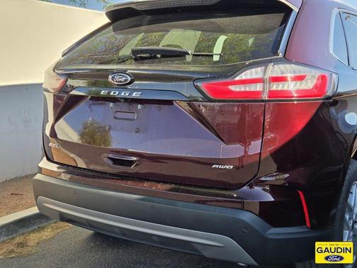 Burgundy Velvet Metallic Tinted Clearcoat 2022 Ford Edge SEL