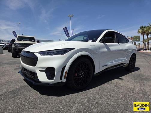 Star White Metallic Tri-Coat 2023 Ford Mustang Mach-E GT