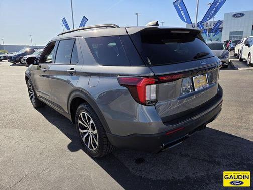 Gray Metallic 2025 Ford Explorer ST-Line