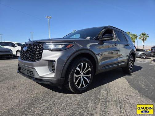 Gray Metallic 2025 Ford Explorer ST-Line