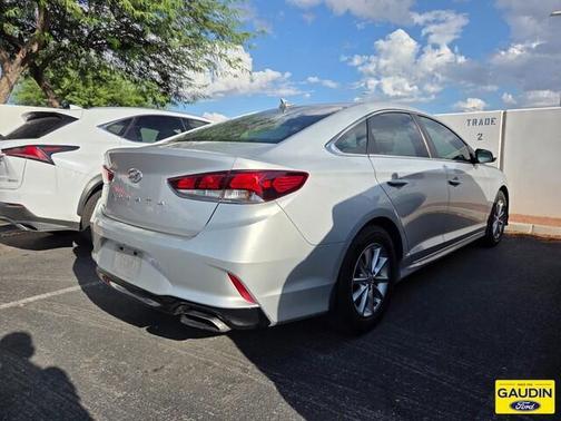 2018 Hyundai SONATA SE