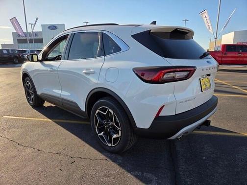 2025 Ford Escape Platinum