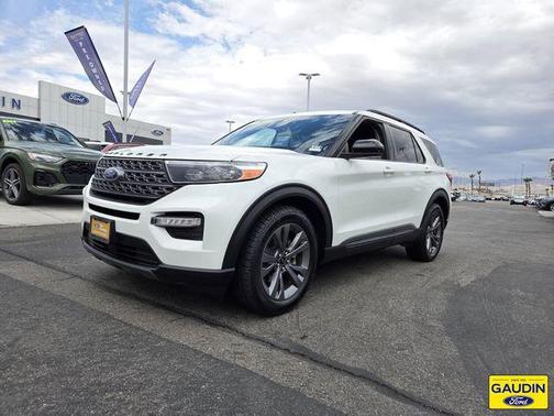 Star White Metallic Tri-Coat 2023 Ford Explorer XLT