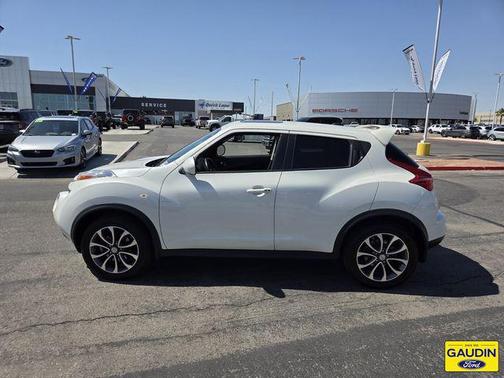 White Pearl 2014 Nissan Juke SV