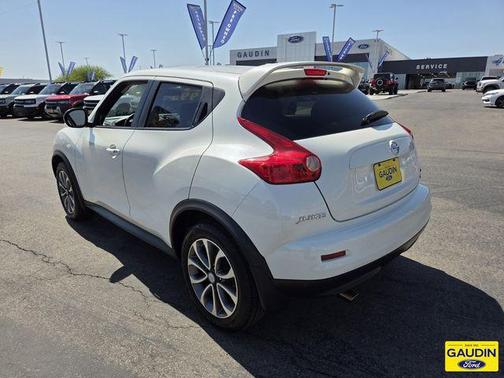 White Pearl 2014 Nissan Juke SV