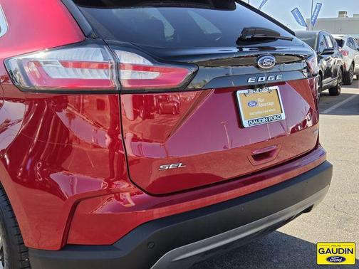 Rapid Red Metallic Tinted Clearcoat 2022 Ford Edge SEL