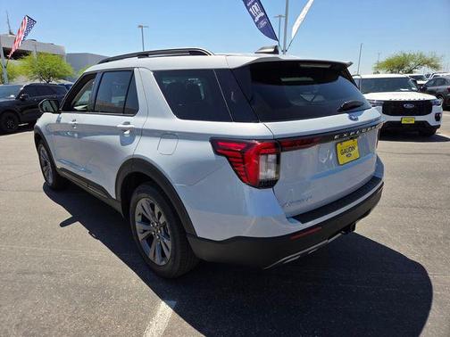 Space White Metallic 2026 Ford Explorer Active